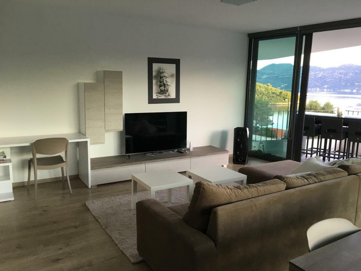 Blue Water Apartment Zrnovo Екстер'єр фото