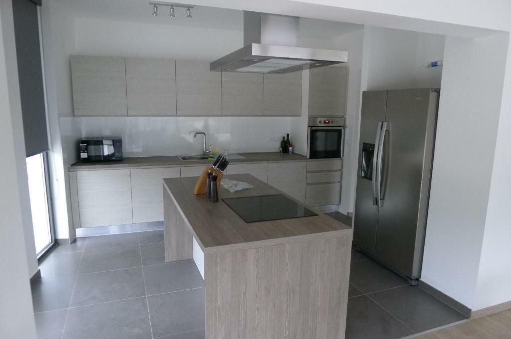 Blue Water Apartment Zrnovo Екстер'єр фото