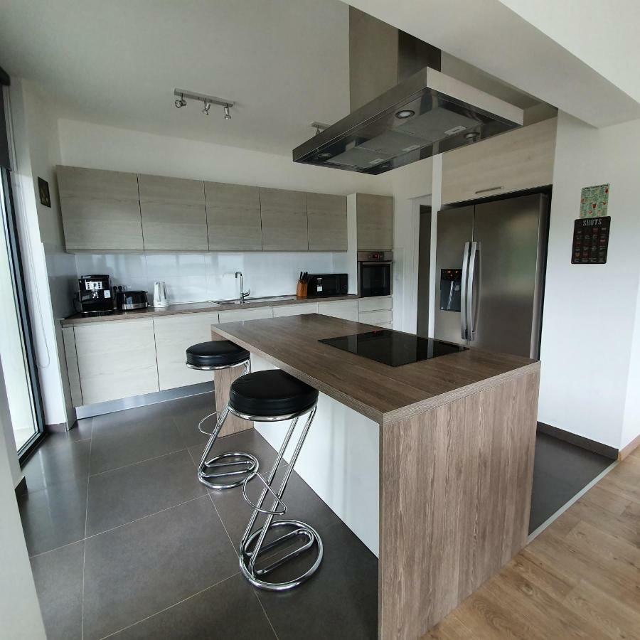 Blue Water Apartment Zrnovo Екстер'єр фото